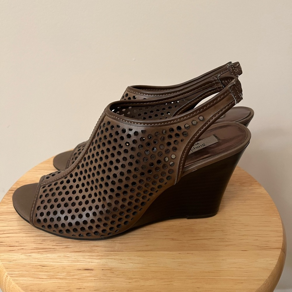 Simply Vera by Vera Wang wedge sandal